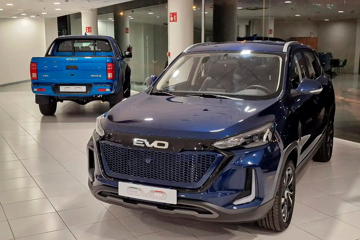 Vehículos EVO en las instalaciones de Grupo Rafael Afonso